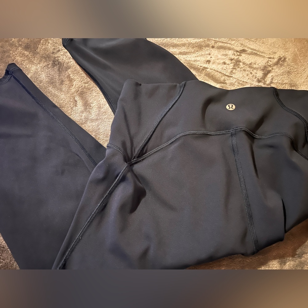 Lululemon Train Times Crop (17") Midnight Navy leggings size 8 sheer - Picture 4 of 5